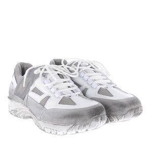 Dirty treatment Security sneakers